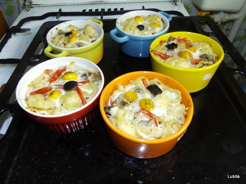 Minicocote cu paste la cuptor