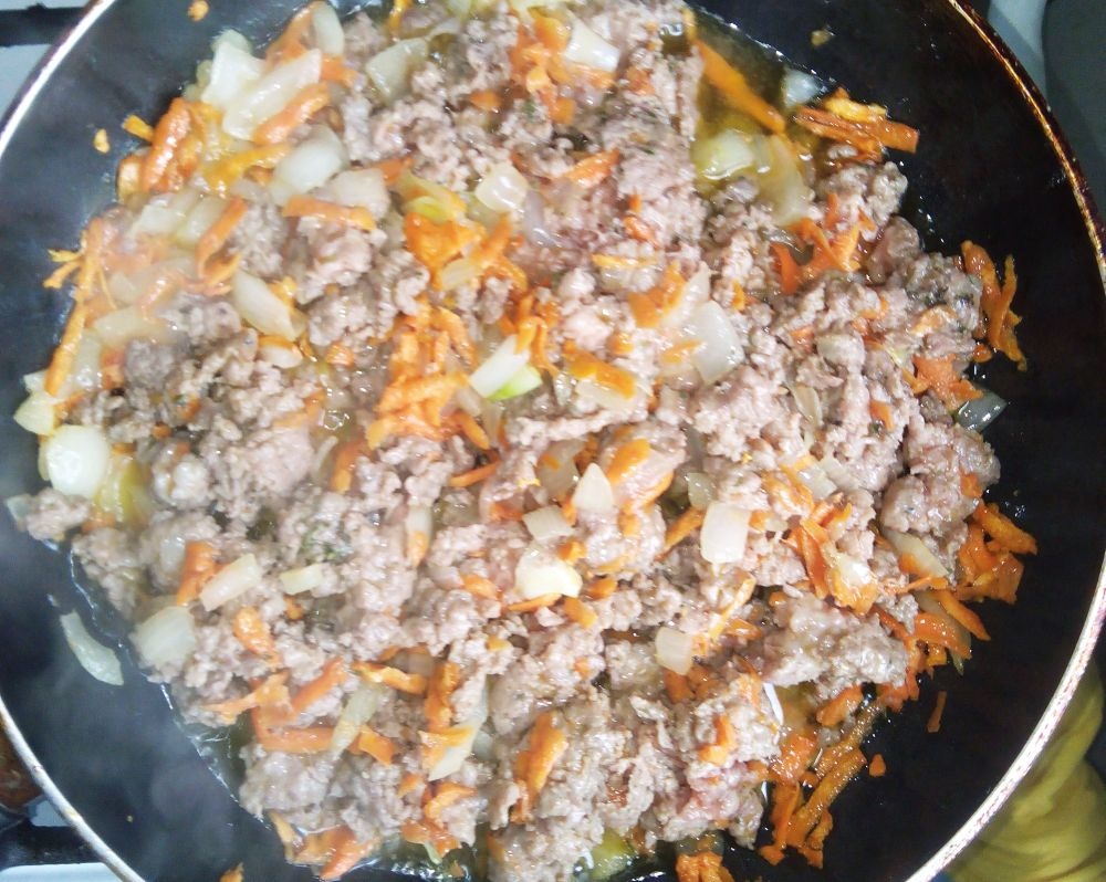 Placinta din lavas cu carne