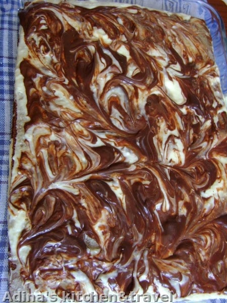 Prajitura cu foi pandispan, crema aromata si ciocolata