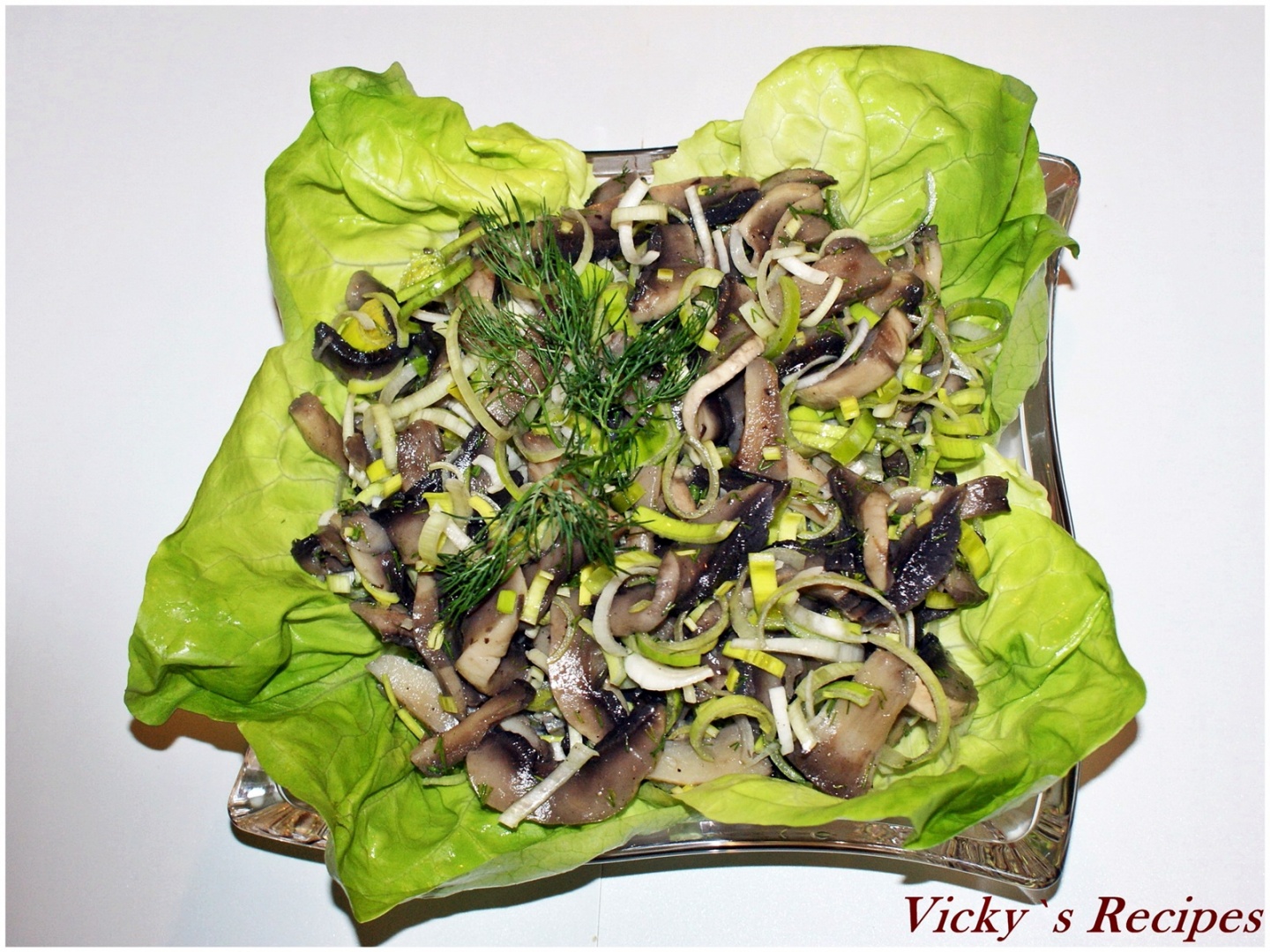 Salată de ciuperci și praz