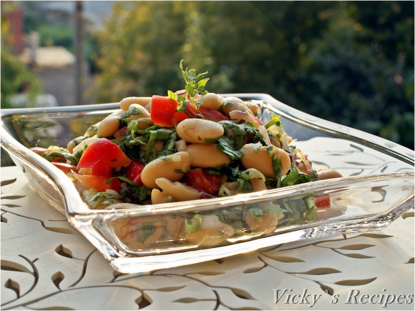 Salată de fasole boabe albă