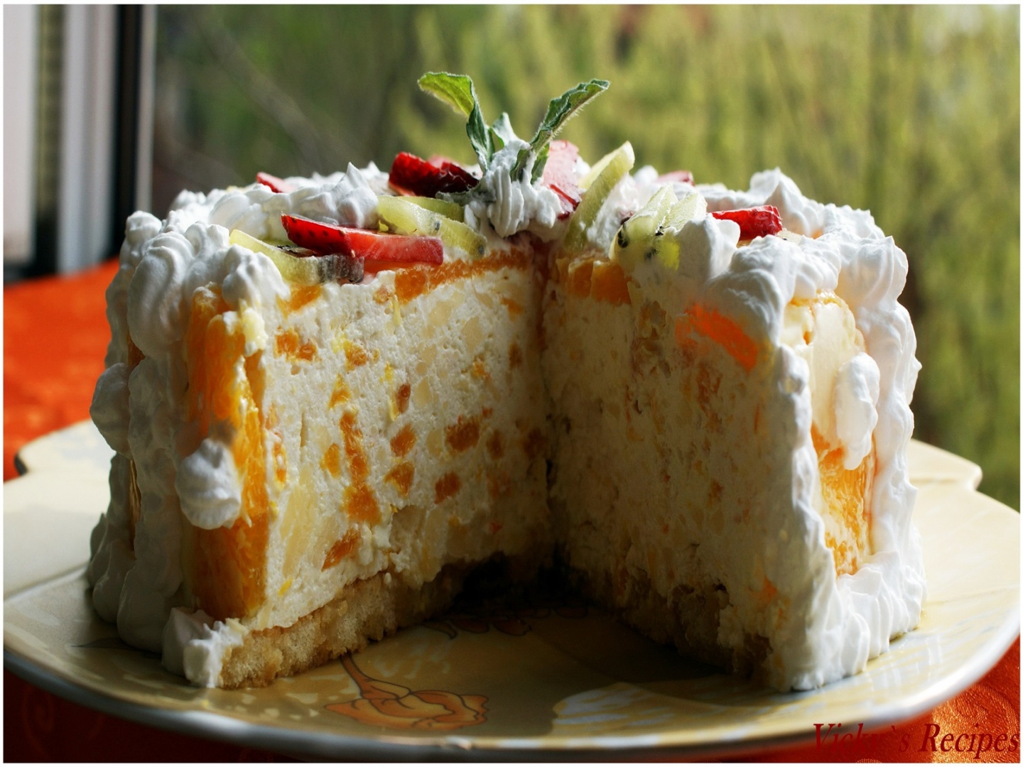 Tort cu portocale si frisca. Reteta fara coacere, simpla si delicioasa