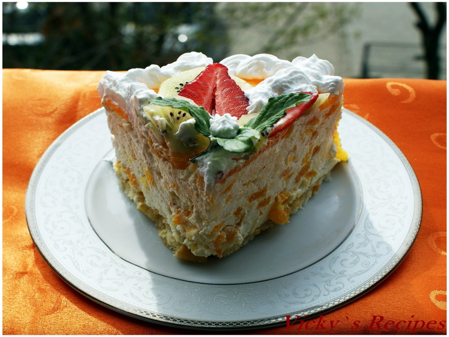 Tort cu portocale si frisca. Reteta fara coacere, simpla si delicioasa