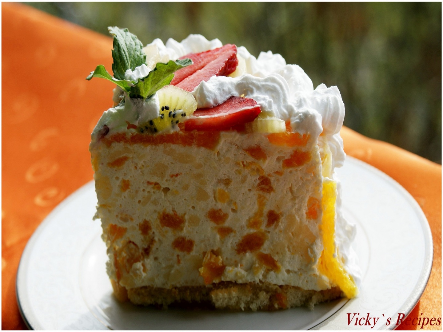 Tort cu portocale si frisca. Reteta fara coacere, simpla si delicioasa