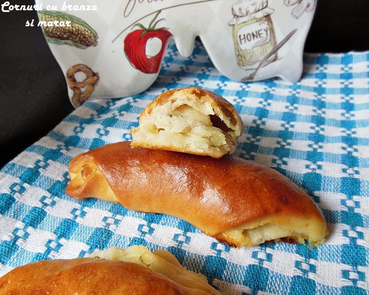Cornuri cu branza si marar