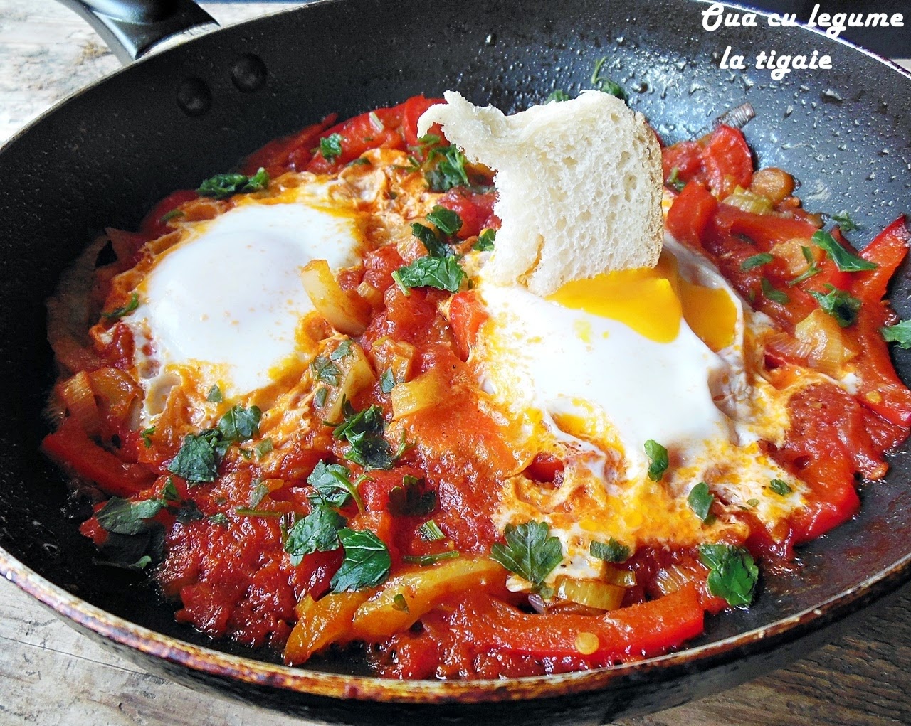 Oua cu legume la tigaie