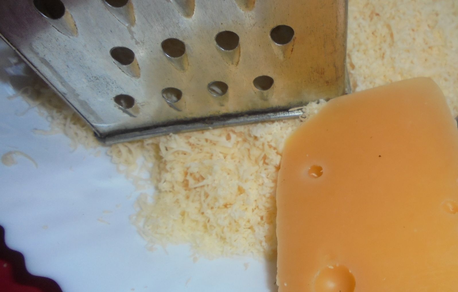 Pizza cu blat de mamaliga