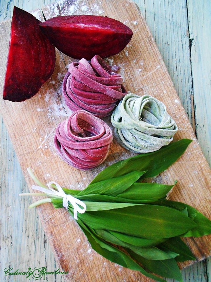 Tagliatelle cu leurda și sfecla rosie