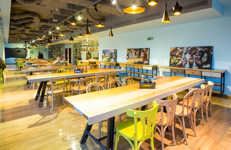 Chef Foa aduce „street food" și „live cooking” în noul restaurant Stradale