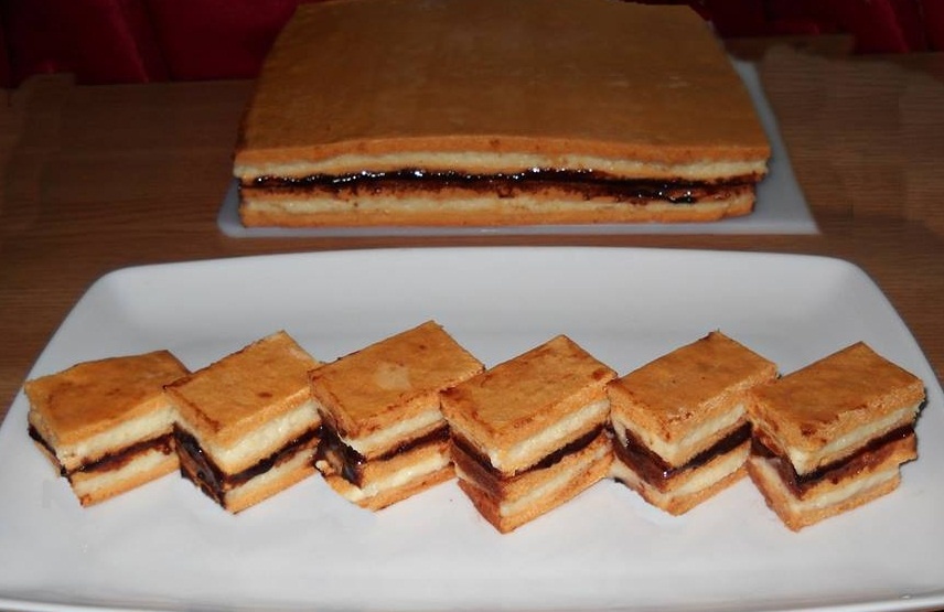 Prajitura cu suc de rosii