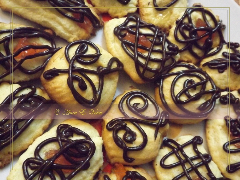 Fursecuri cu vanilie si glazura de ciocolata