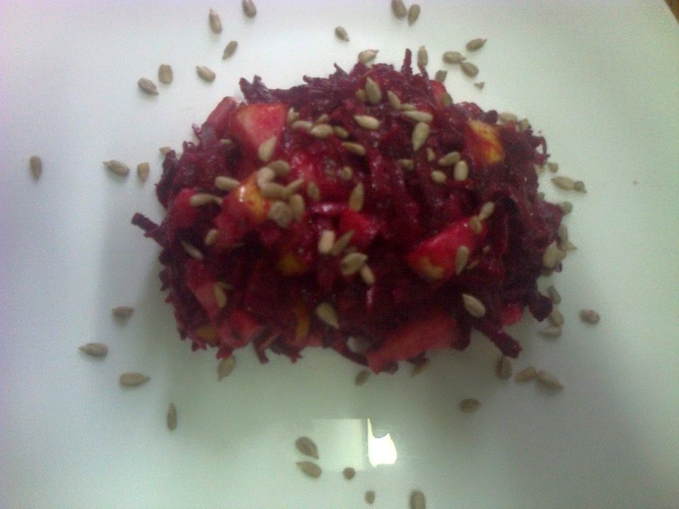 Salata de sfecla rosie si pere