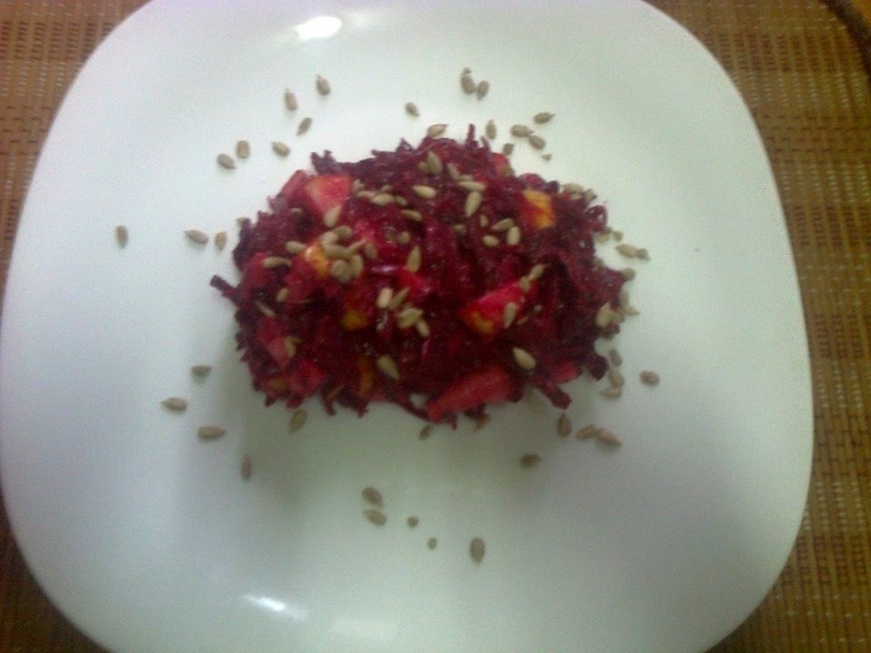 Salata de sfecla rosie si pere