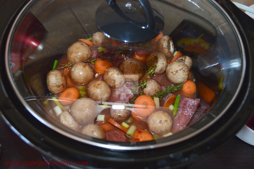 Beef Bourguignon la slow cooker Crock Pot