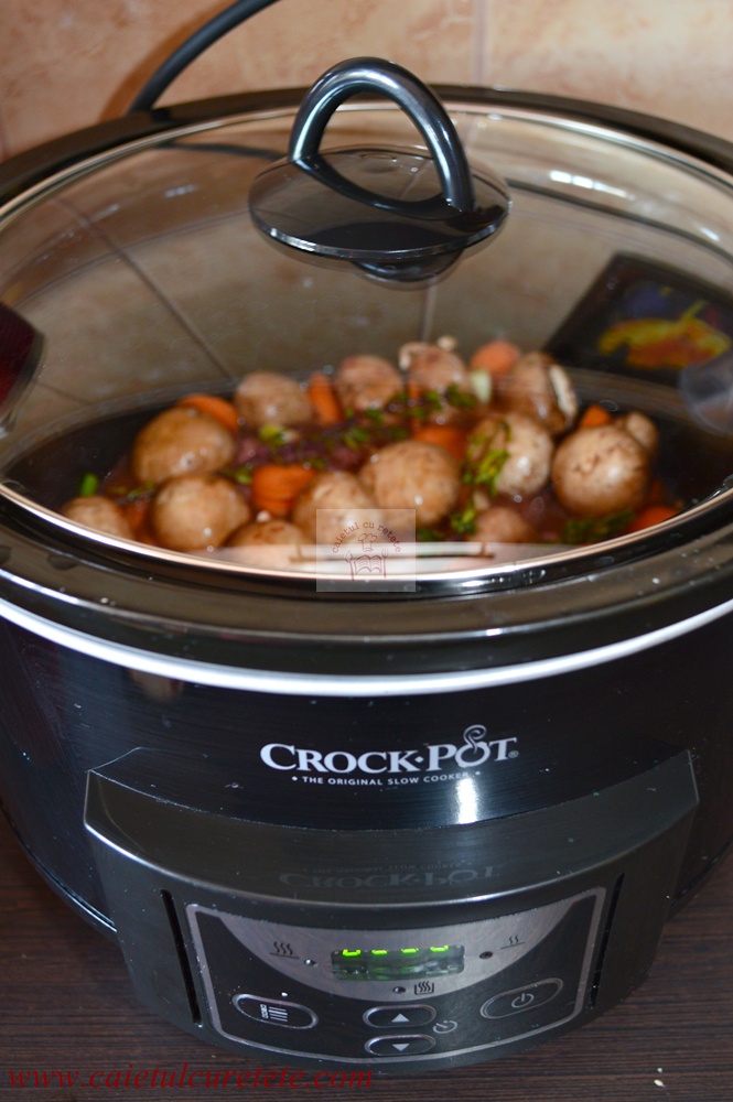Beef Bourguignon la slow cooker Crock Pot
