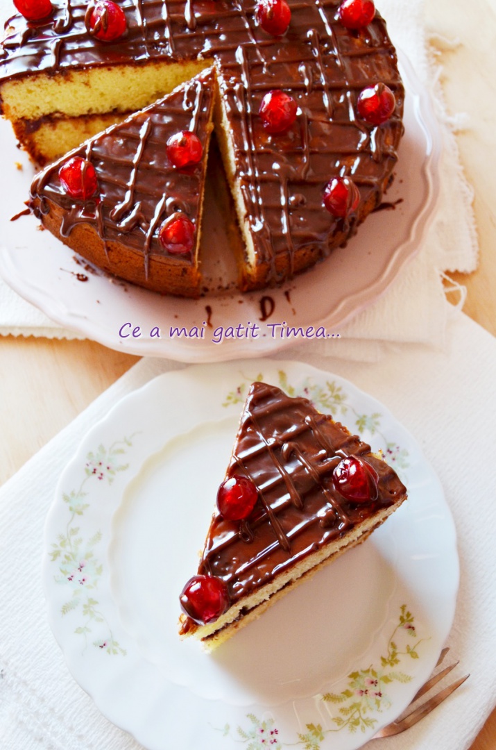 Chec cu cirese confiate la slow cooker Crock Pot