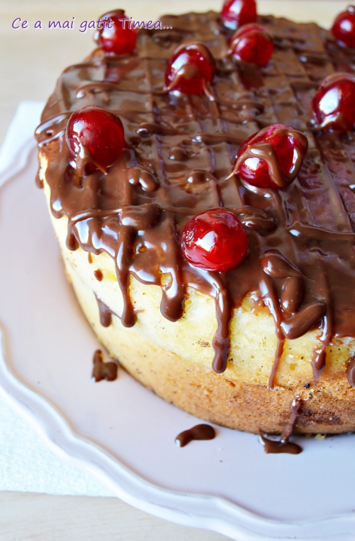 Chec cu cirese confiate la slow cooker Crock Pot