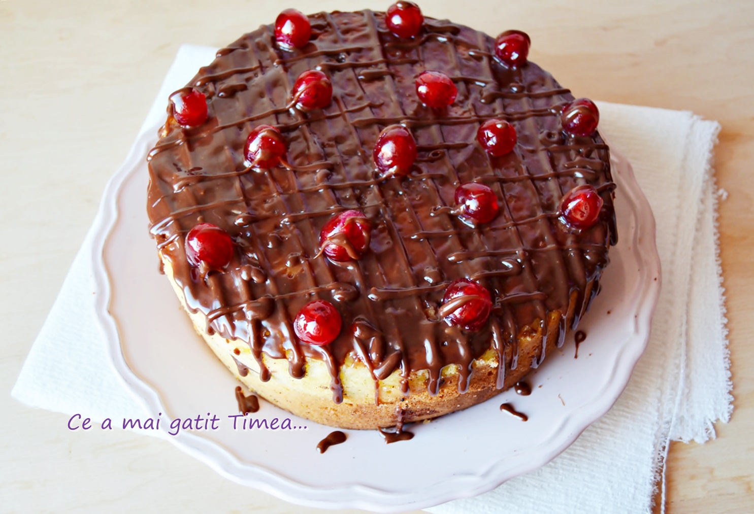 Chec cu cirese confiate la slow cooker Crock Pot