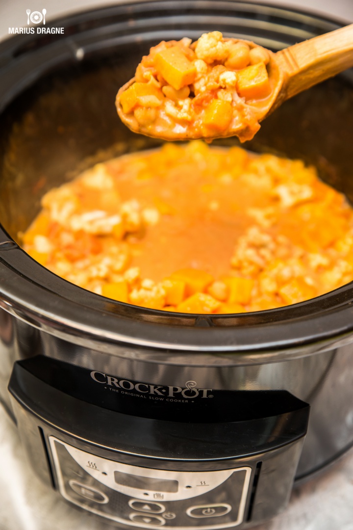 Curry de naut si tofu la slow cooker Crock-Pot