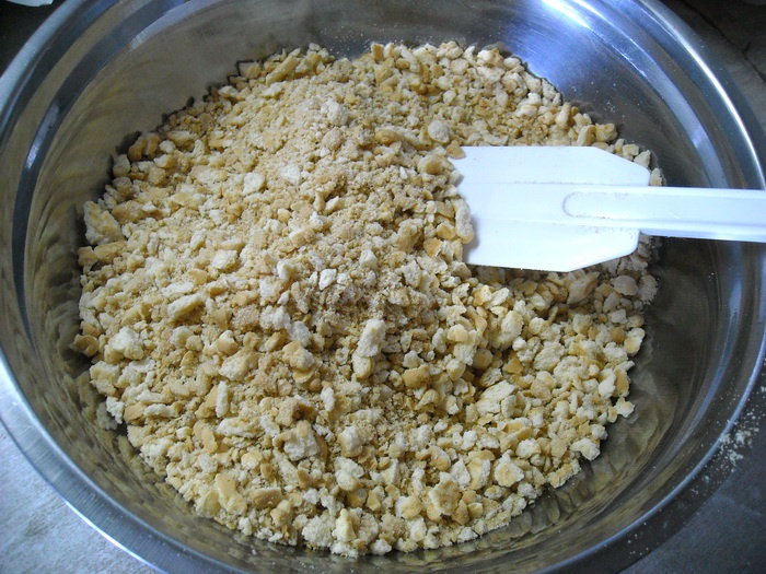 Deliciu cu ciocolata si capsuni