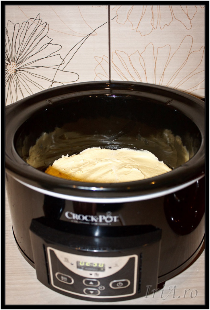 Prajitura rasturnata cu ananas, la slow cooker Crock Pot