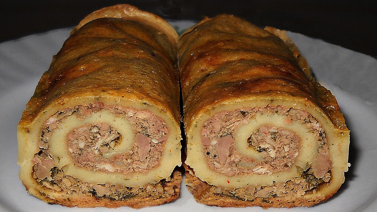 Clatite umplute cu ficatei si piept de pui la cuptor. O reteta delicioasa si savuroasa, perfecta pentru o masa speciala