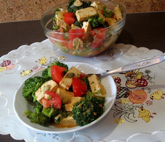 Salata de brocoli cu tofu