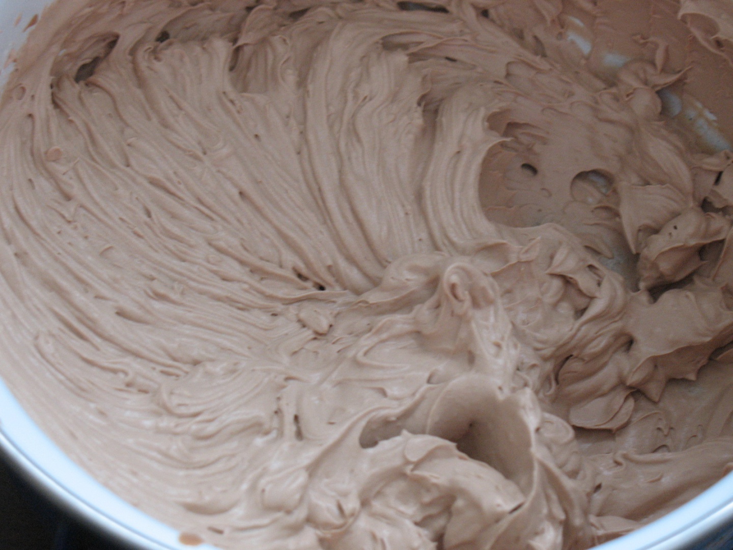 Tort cu nuci si crema de ciocolata