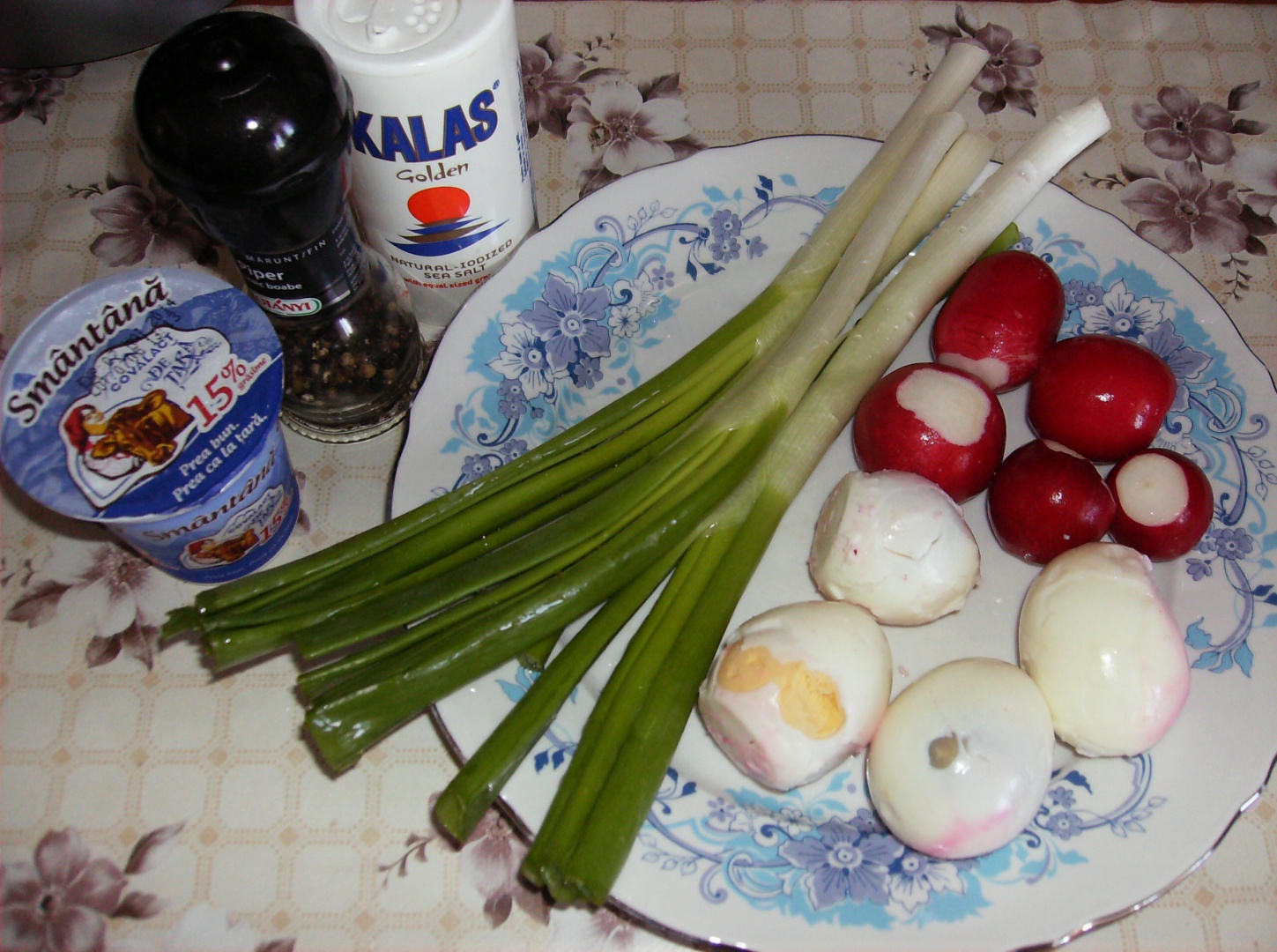 Salata de ridichi cu oua ramase de la Pasti