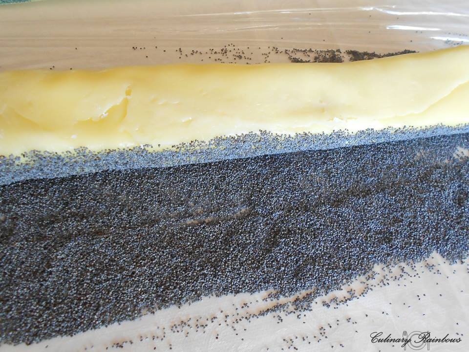 Rulada de cascaval in crusta de mac