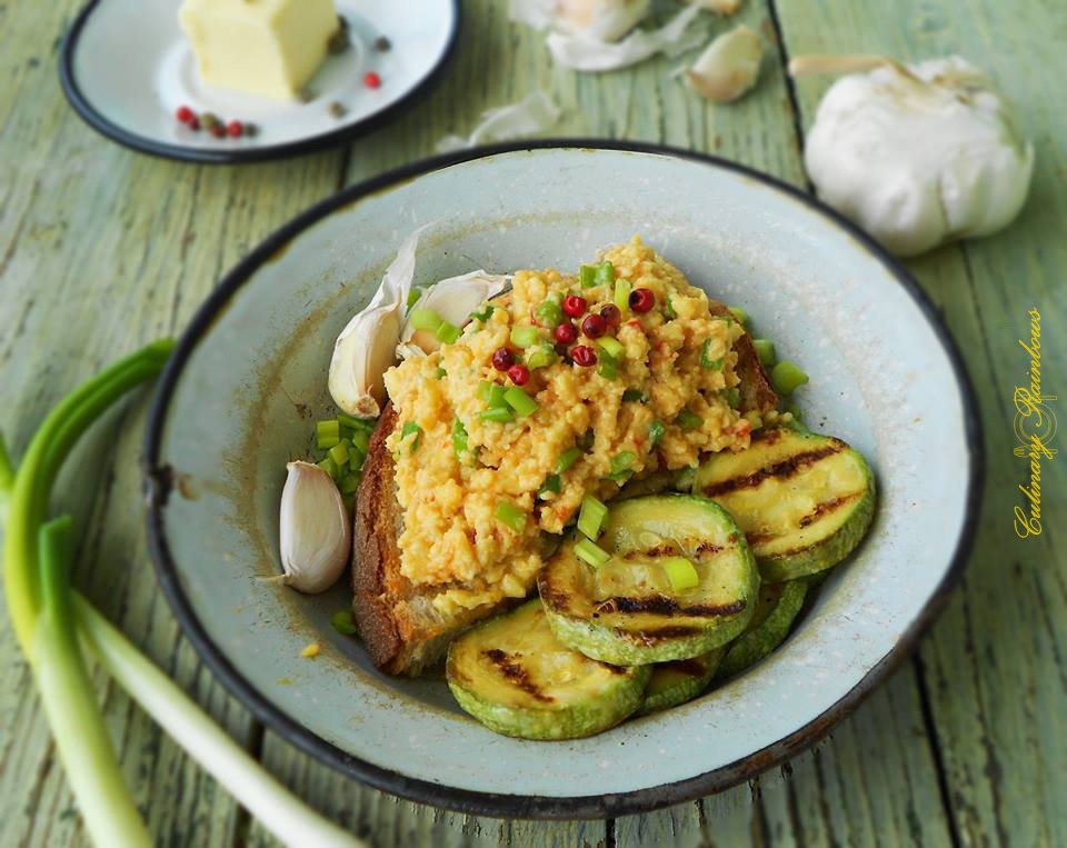 Omleta cu unt si ceapa verde