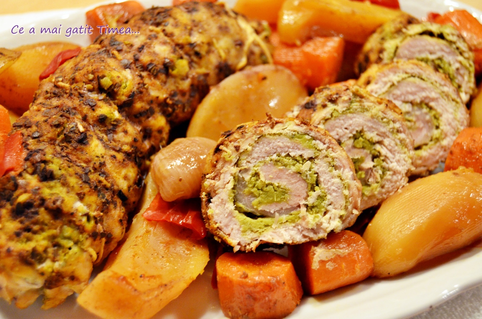 Rulada de porc cu mazare pe pat de legume, la slow cooker Crock Pot