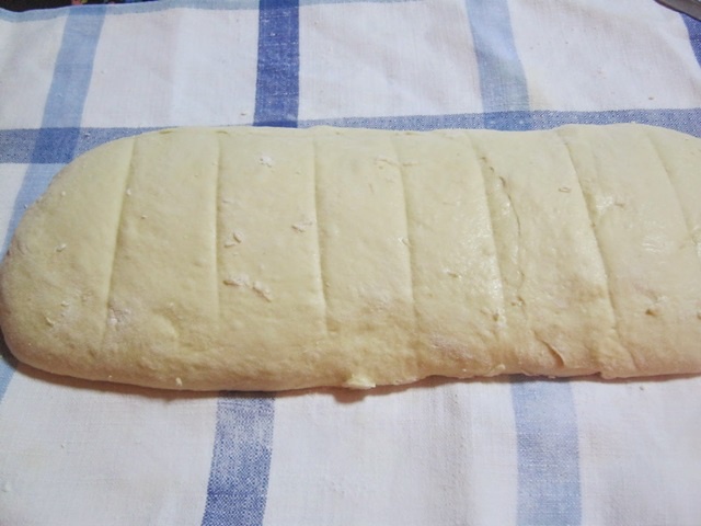 Cornulete foietaj cu dulceata de gutui