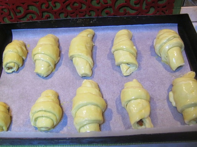 Cornulete foietaj cu dulceata de gutui