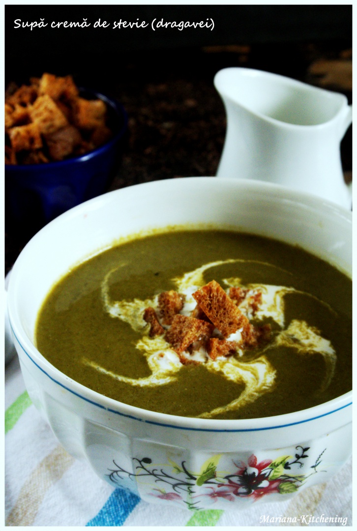 Supă cremă de ştevie