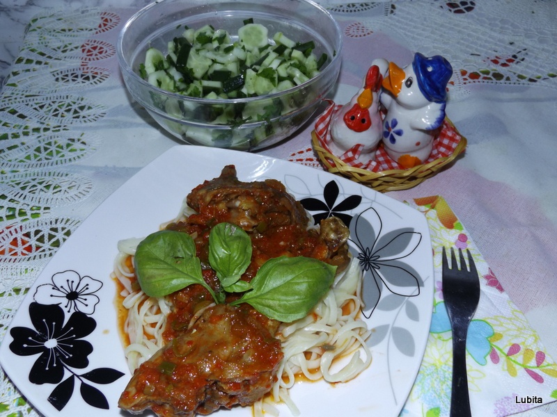 Curcan cu rosii si usturoi verde