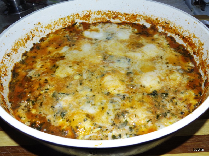 Oua de prepelita cu rosii si spanac