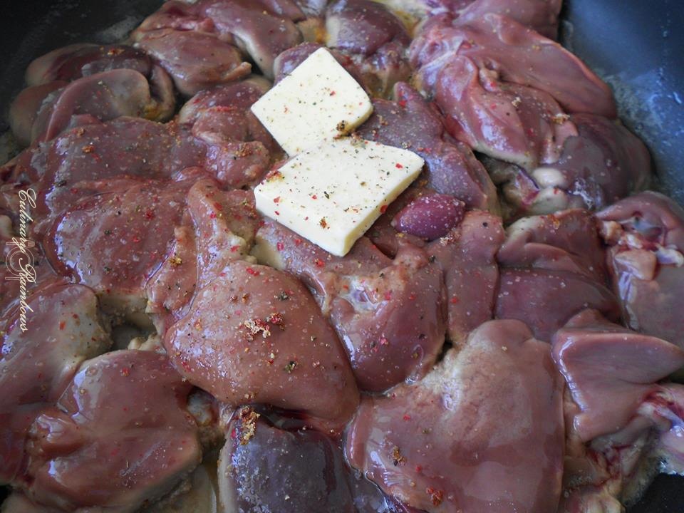 Ficatei de pui in sos de lapte