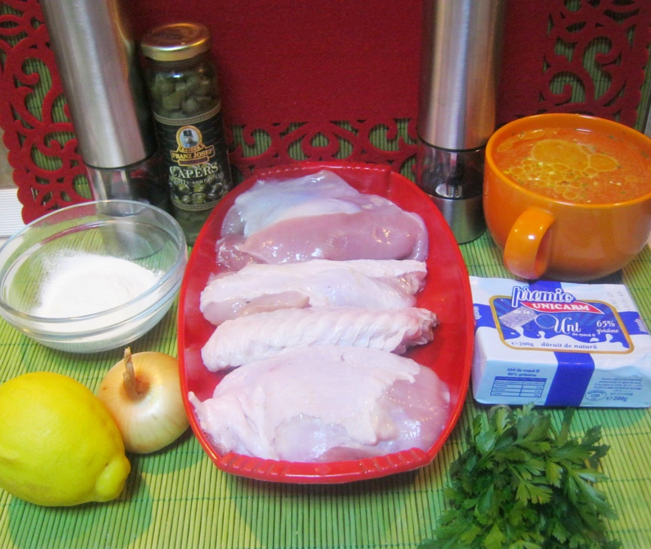 Piccata de curcan cu piure de mazare si orez