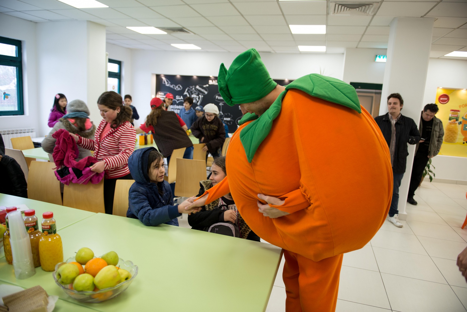Copiii au descoperit universul fructelor care iubesc Granini