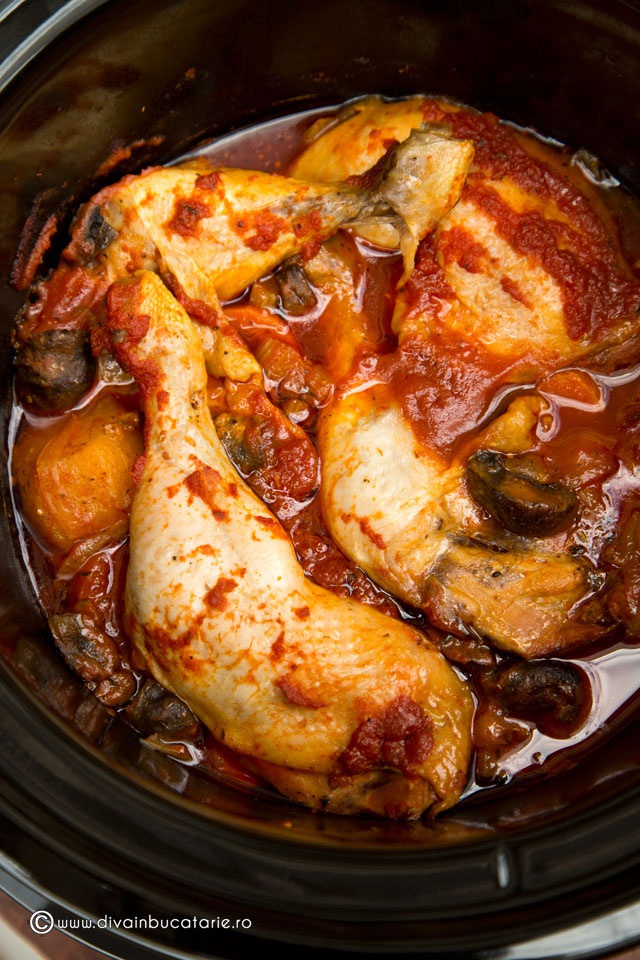 Tocanita de pui la slow cooker Crock Pot