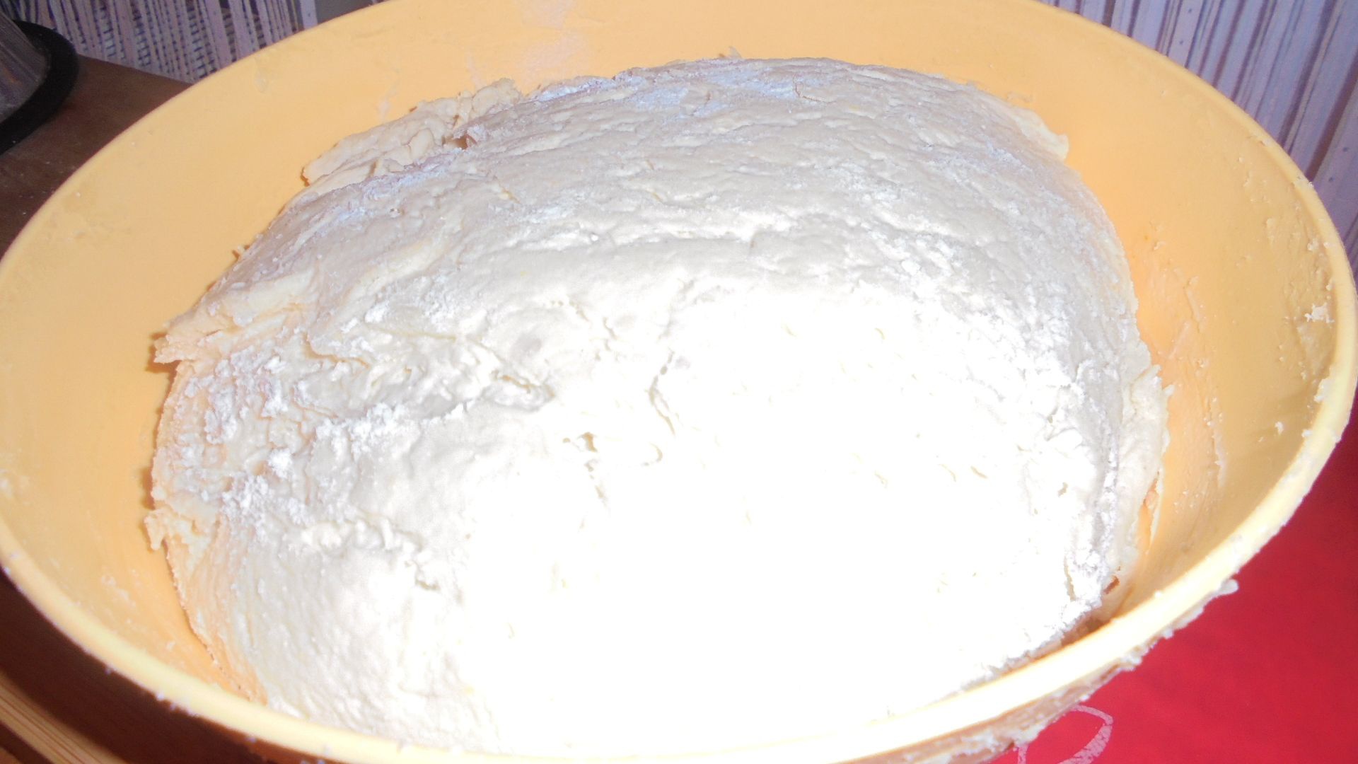 Cornulete fragede cu iaurt