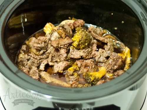 Tocanita de vita la slow cooker Crock Pot