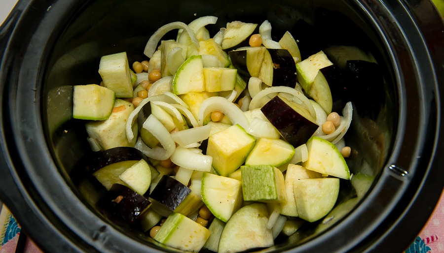 Tocanita de legume cu iaurt de capra la slow cooker CrockPot