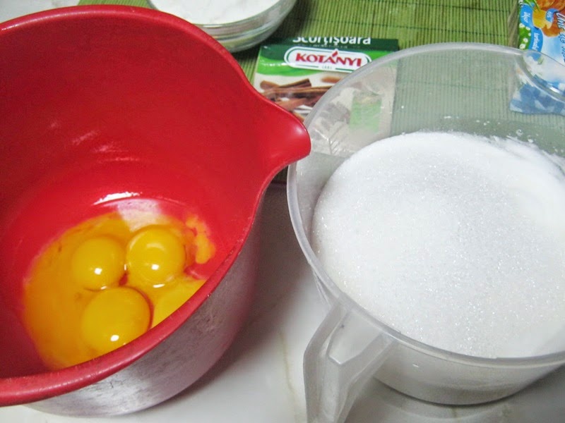 Clatite cu mar si scortisoara