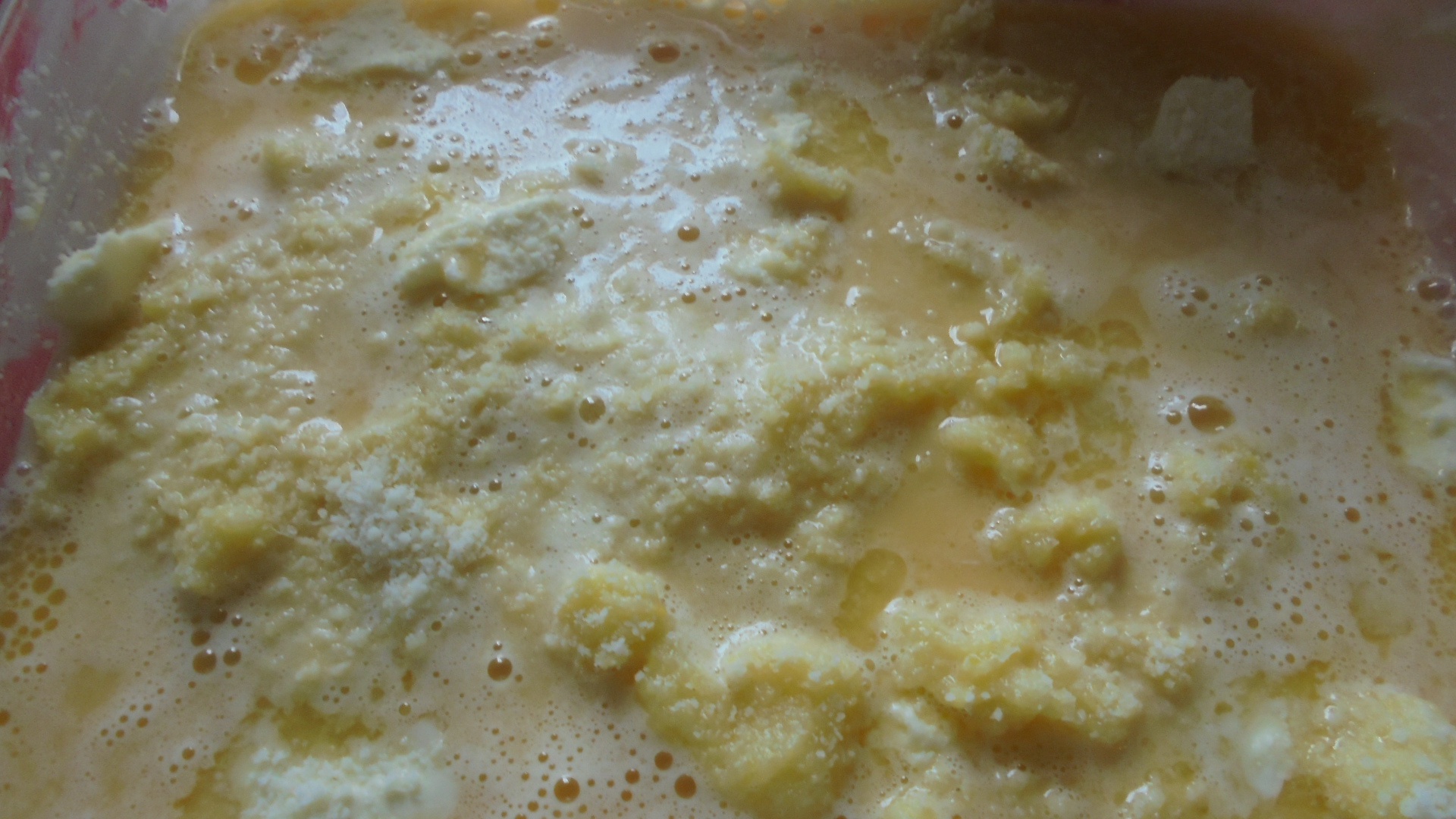 Mamaliga cu branza si omleta la cuptor