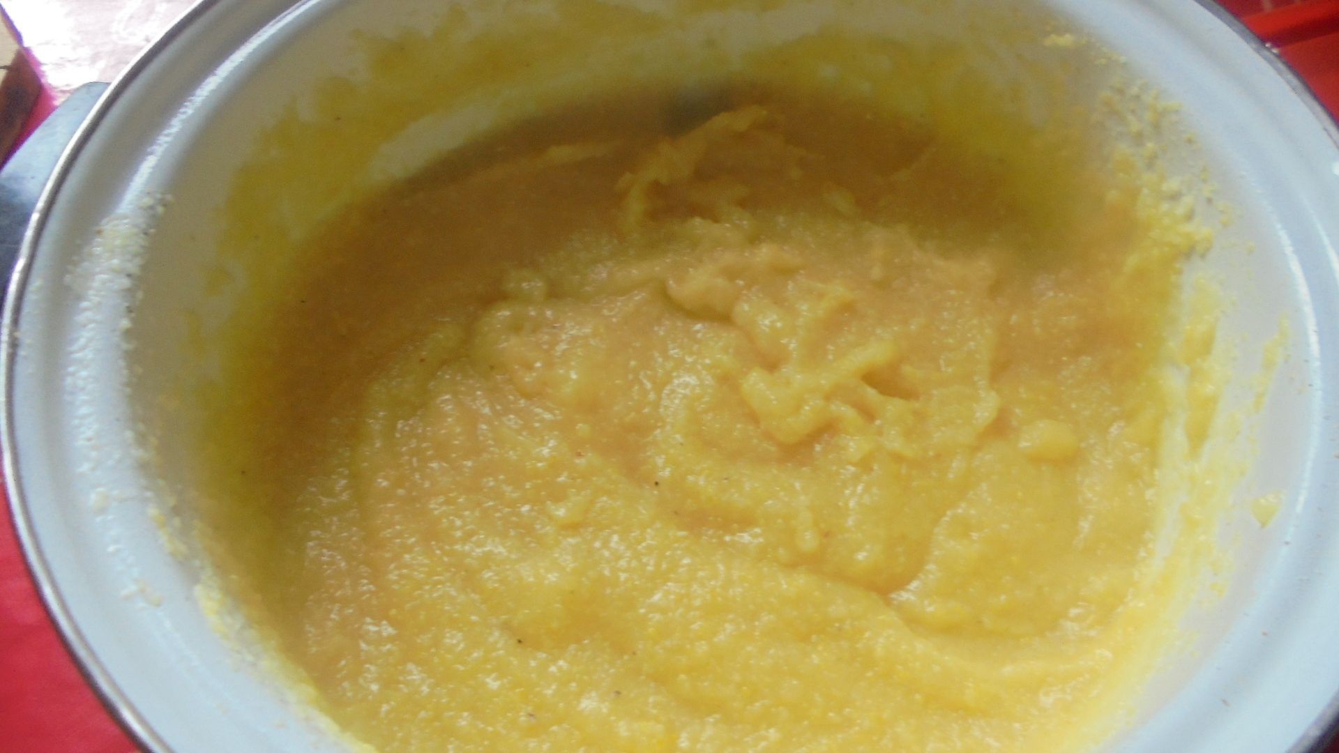 Mamaliga cu branza si omleta la cuptor