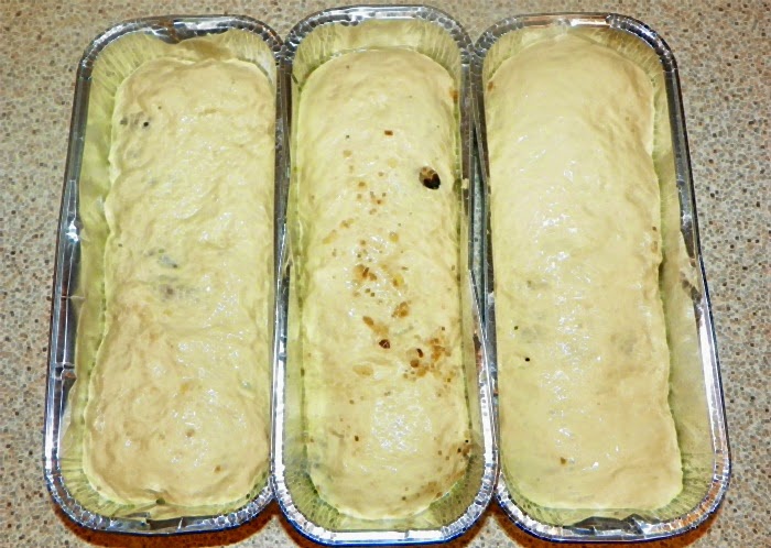 Cozonac cu nuca ,fulgi de migdale si halva