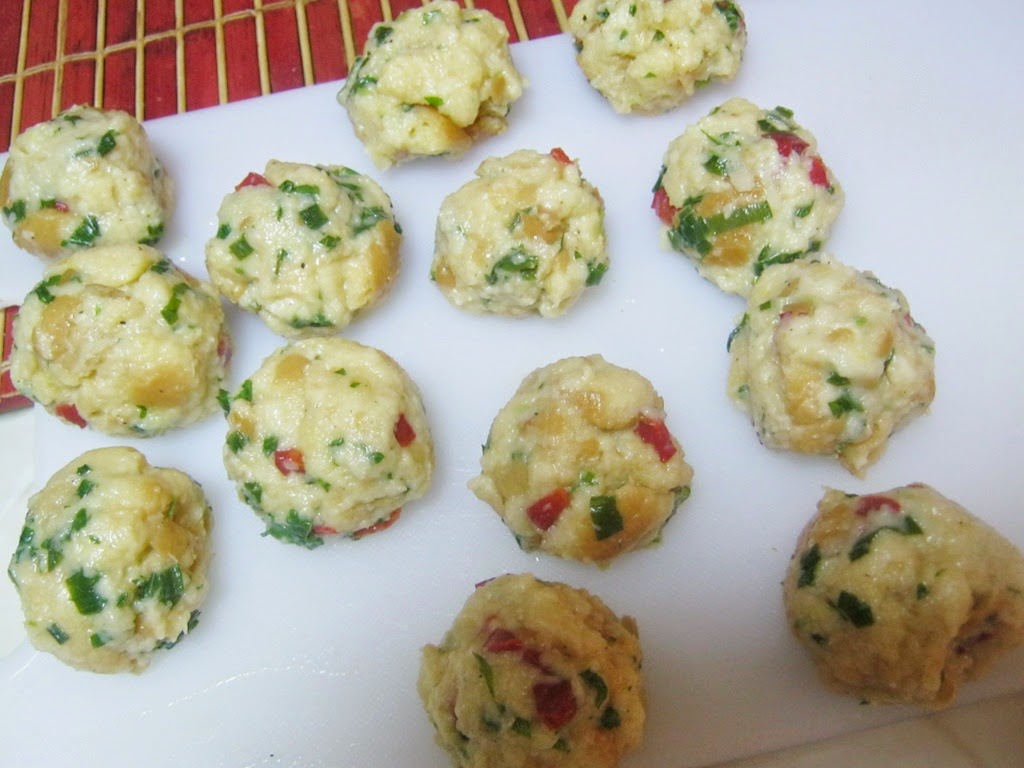 Pulpite de pui cu galuste bavareze si sos vanatoresc