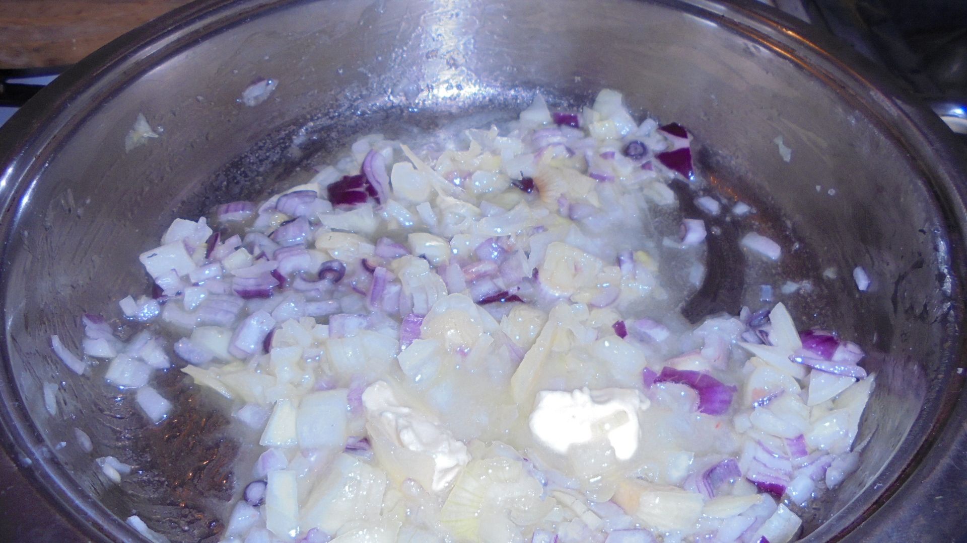 Sote de mazare cu sos alb